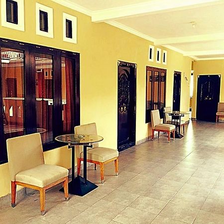 Hotel Sentral Pabean Buleleng Exterior foto