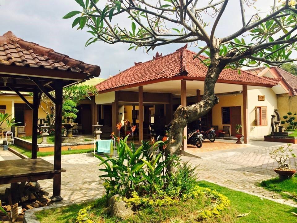 Hotel Sentral Pabean Buleleng Exterior foto
