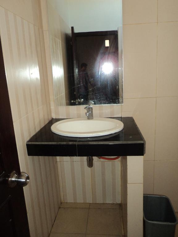 Hotel Sentral Pabean Buleleng Cameră foto